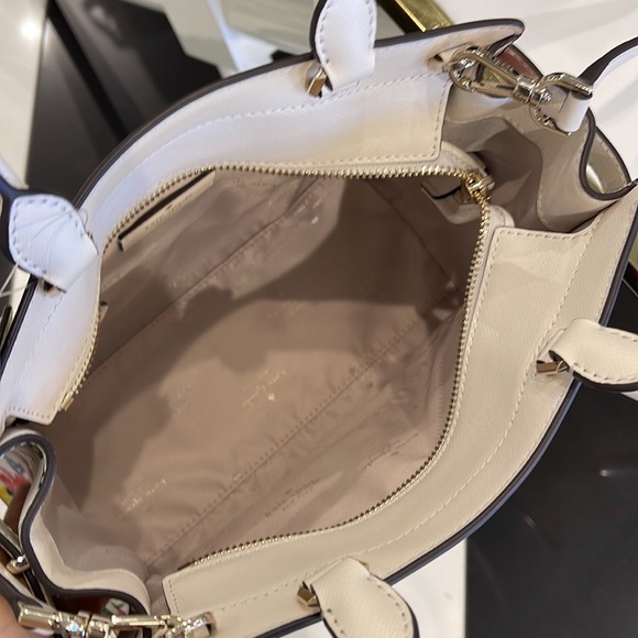 Kate Spade Staci Medium Satchel medium satchel
KB719 garden bouquet
cream multi - Picture 15 of 16